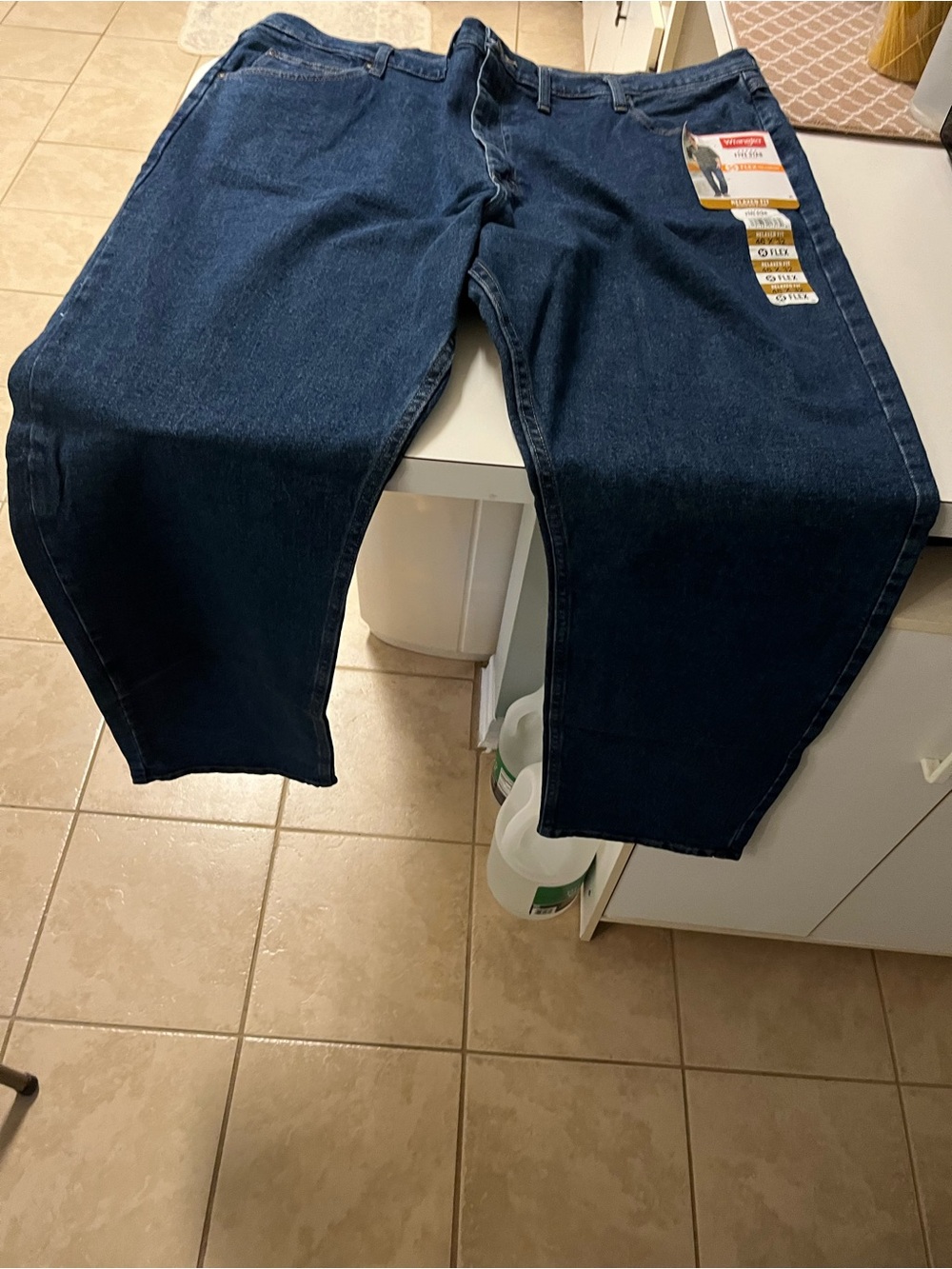 Wrangler Men’s Navy Relaxed Fit Jeans